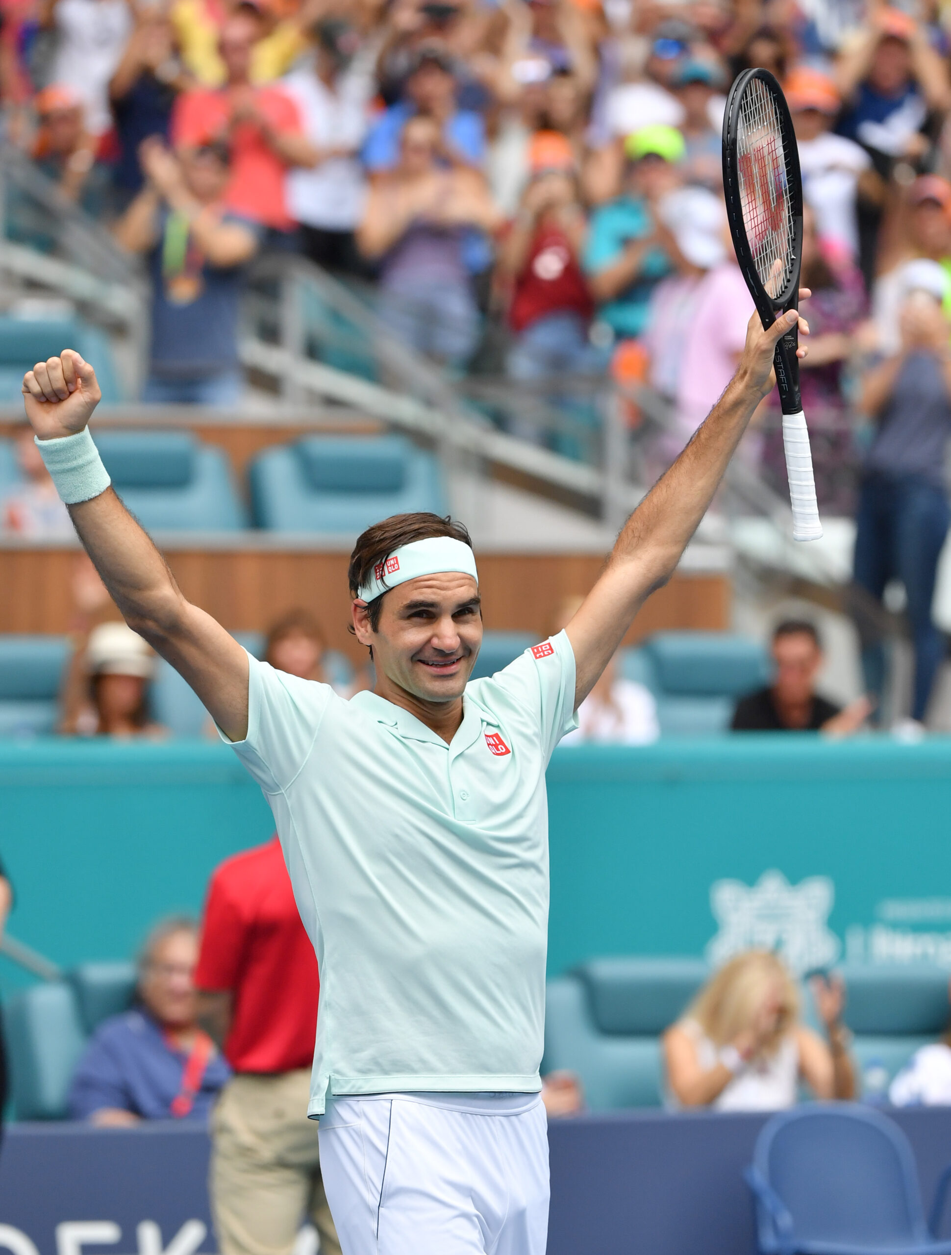 Federer torna a colpire… sotto la neve