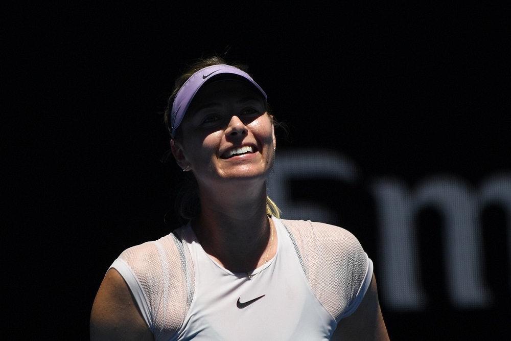 Sharapova dà il suo numero ai fan: “Scrivetemi!”