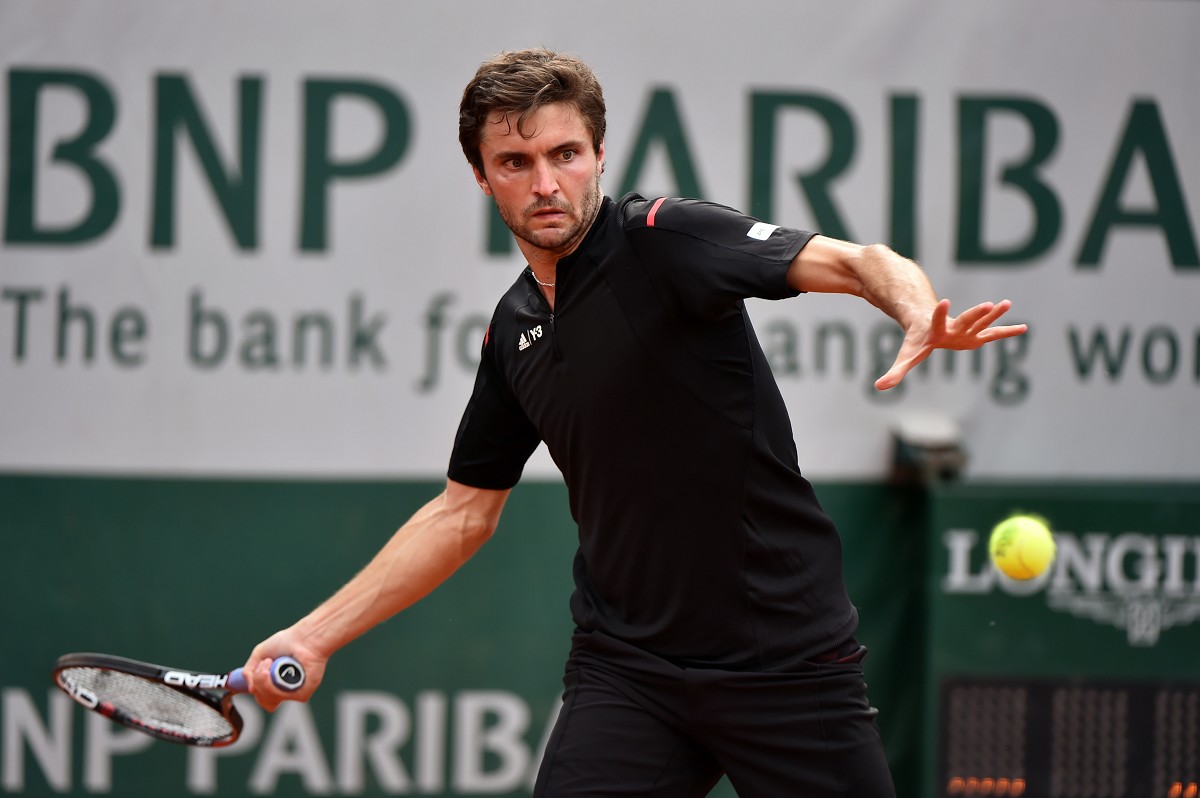 Simon: “Molti sono felici di indebolire Djokovic”