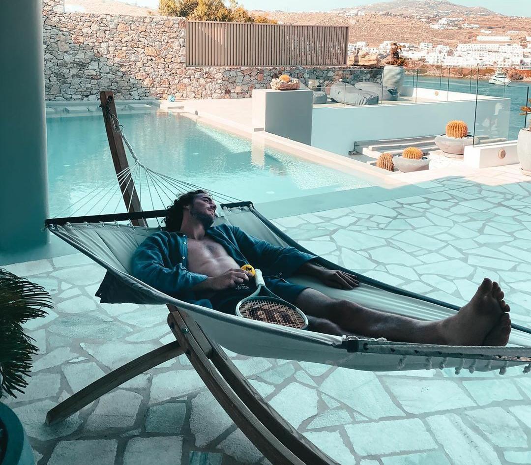 Vacanze da sogno per Tsitsipas nella villa da 18 mila sterline a settimana