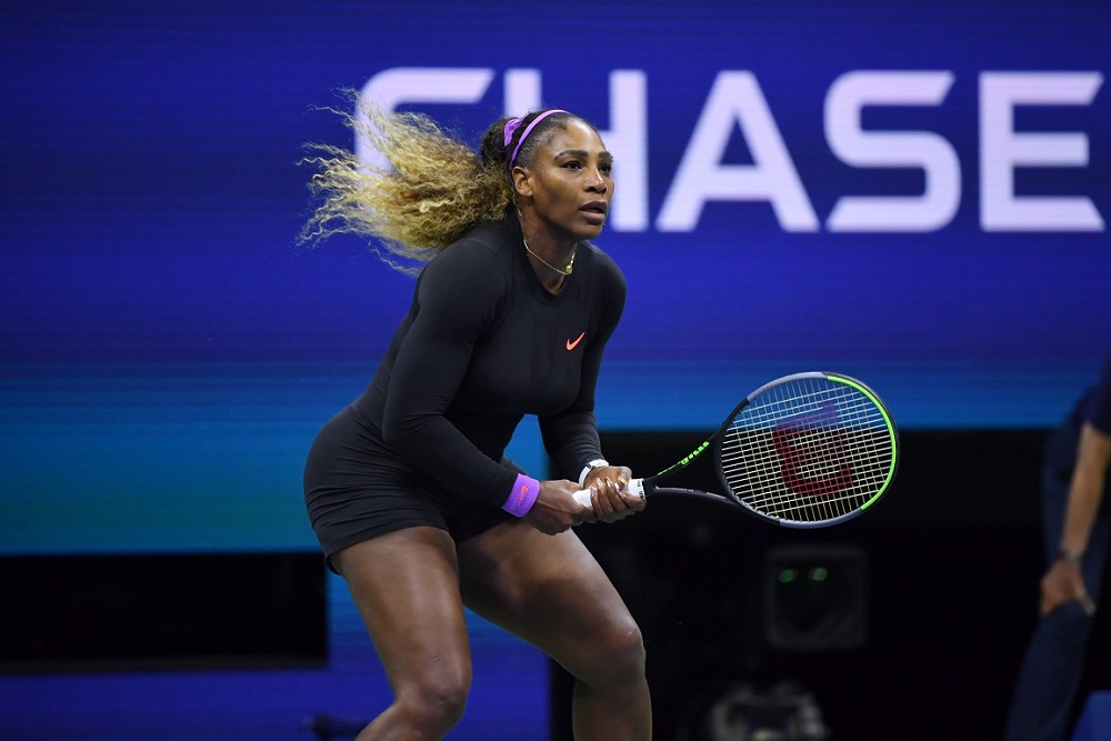 Serena Williams fatica ad ingranare, ma passa contro Pera a Lexington