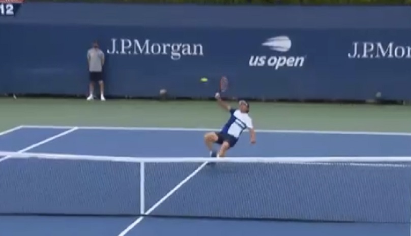 Us Open: Cuevas e lo smash da seduto nella Top 5 del day 1. VIDEO