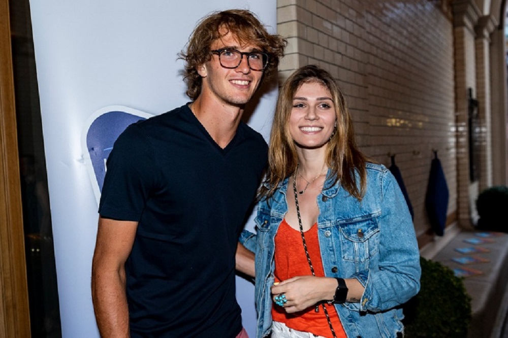 Accuse shock per Zverev. L’ex fidanzata Sharypova: “Ha cercato di strangolarmi”