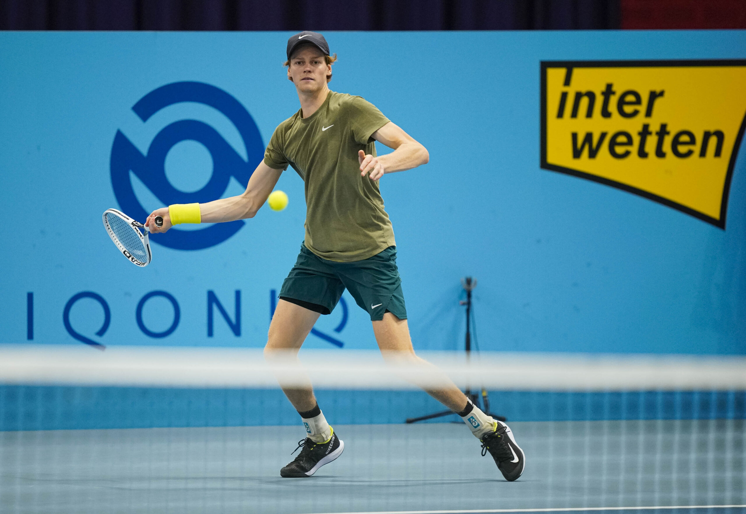 ATP Sofia: Sinner batte Huesler in due set e vola ai quarti