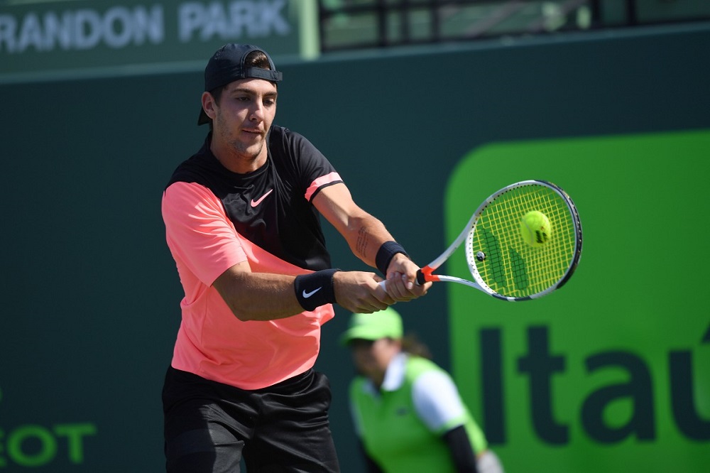 Ritorno con vittoria per Kokkinakis: 14 mesi dopo trionfa in un’esibizione