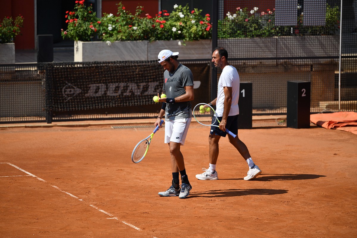 Vincenzo Santopadre: “Berrettini vuole togliersi tante soddisfazioni. Sinner e Musetti sono bravi ragazzi”