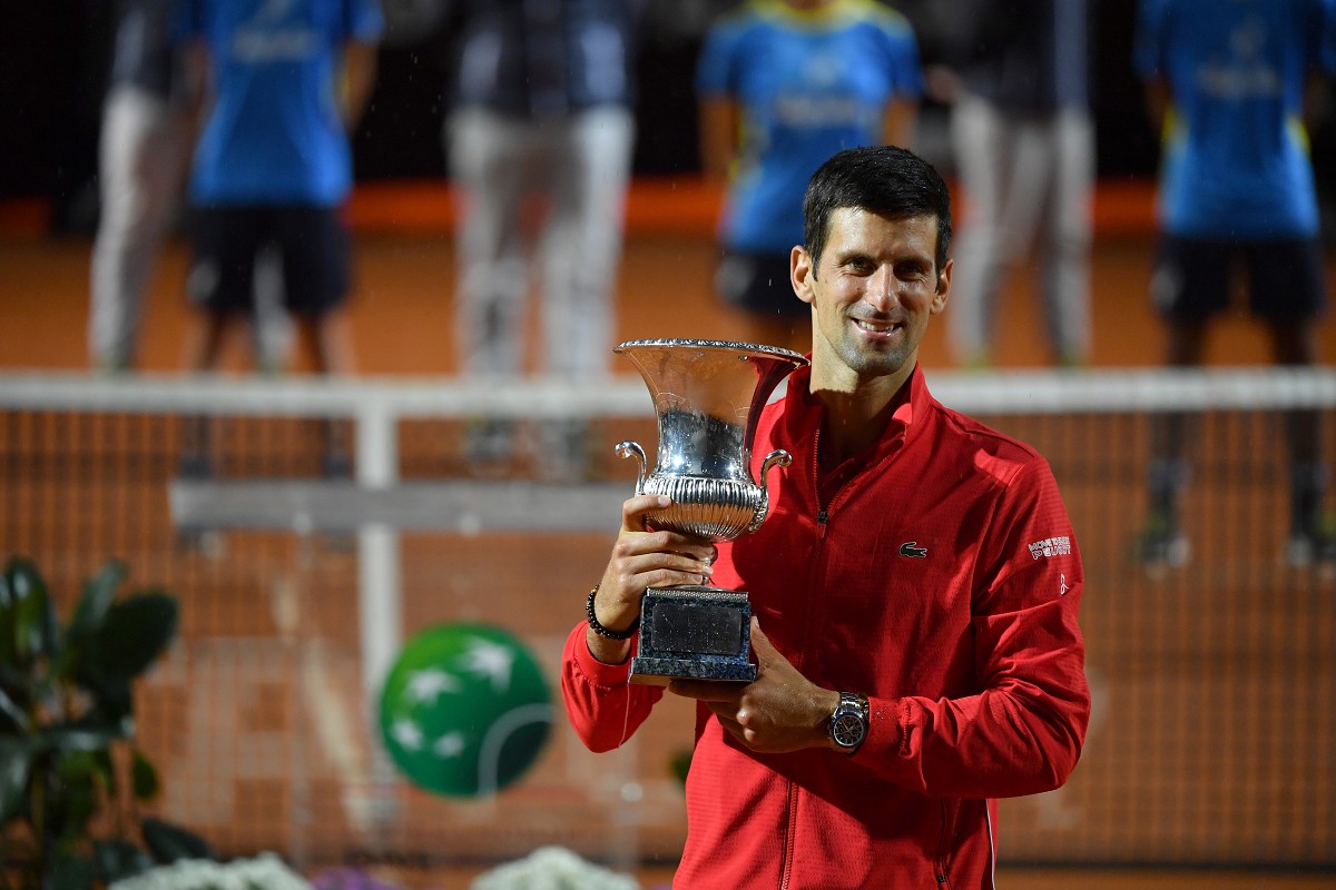 Novak Djokovic regala uno scanner per le TAC all’ospedale di Belgrado
