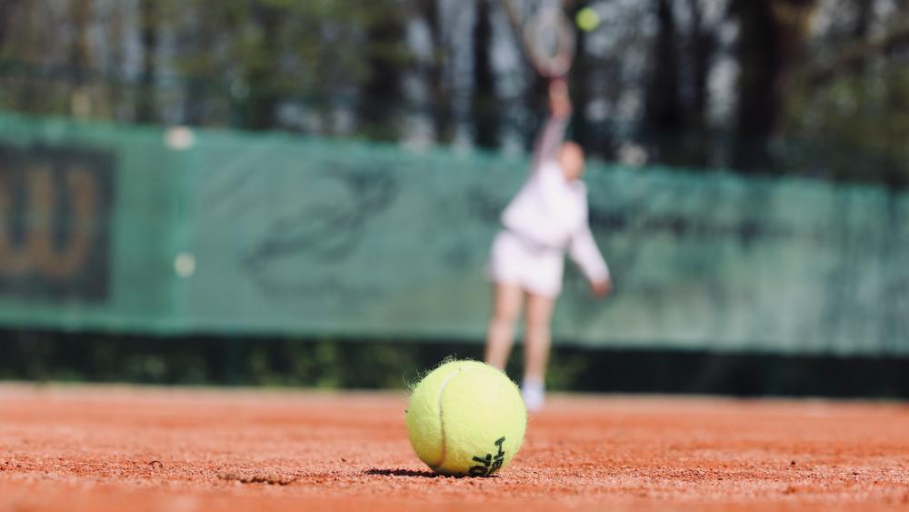 La pandemia mette lo sport in ginocchio, tennis e padel resistono
