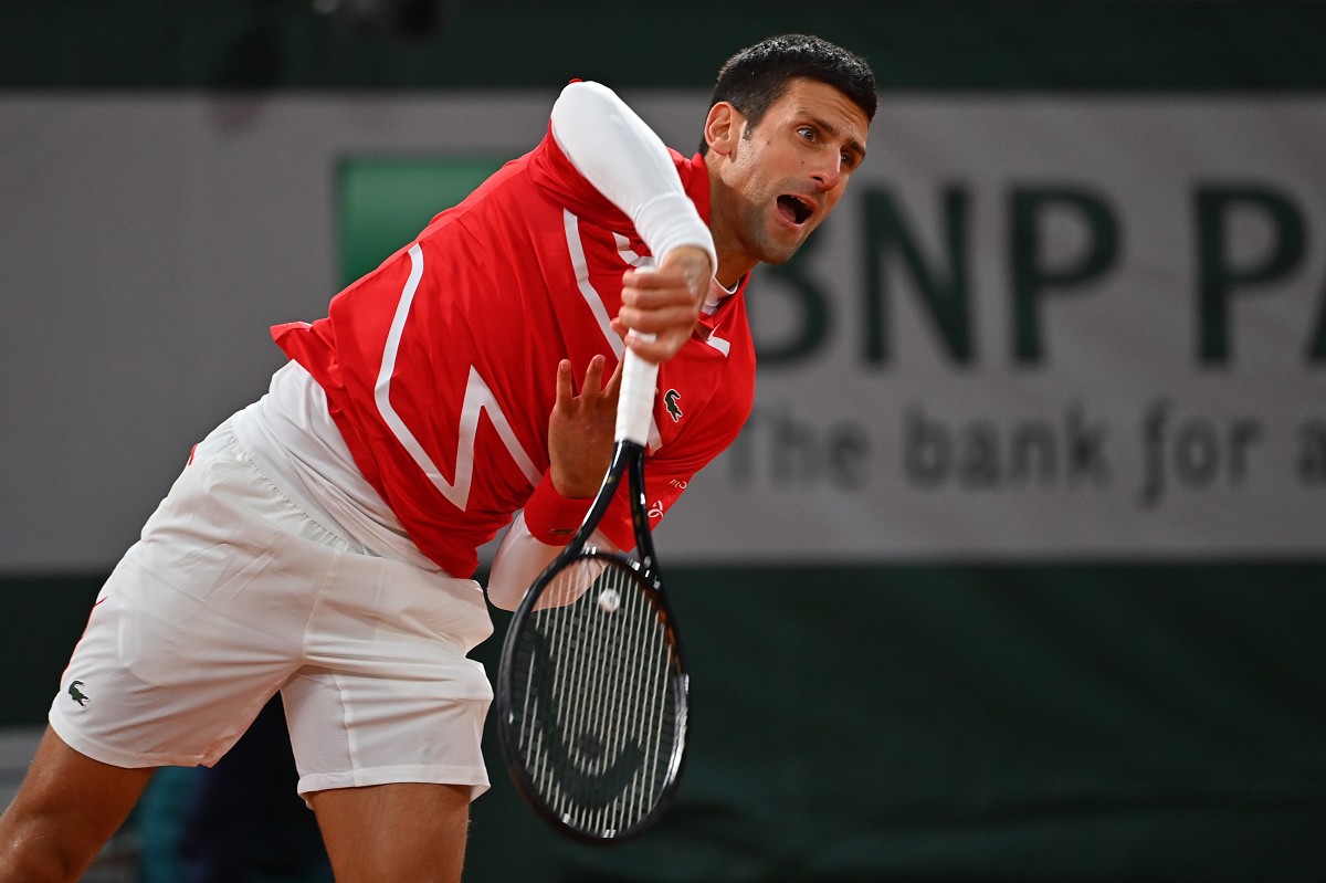 Novak Djokovic risponde all’intervista in balcone (VIDEO)