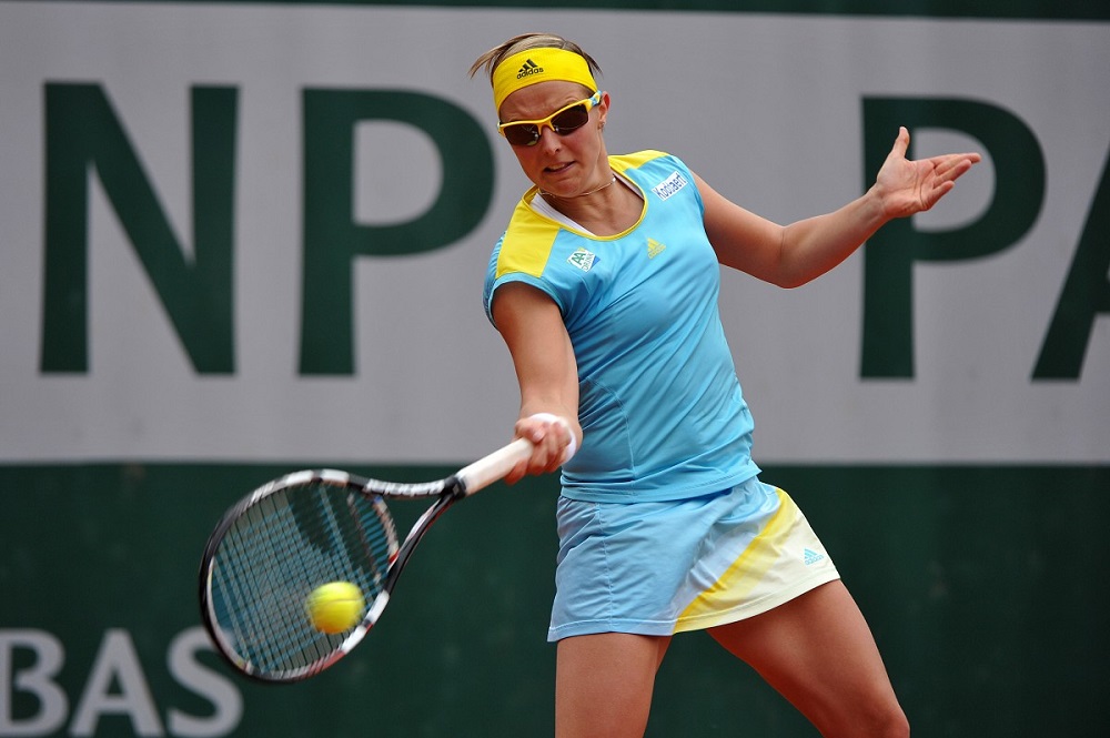 Wta Abu Dhabi: brutto infortunio per Flipkens (VIDEO)