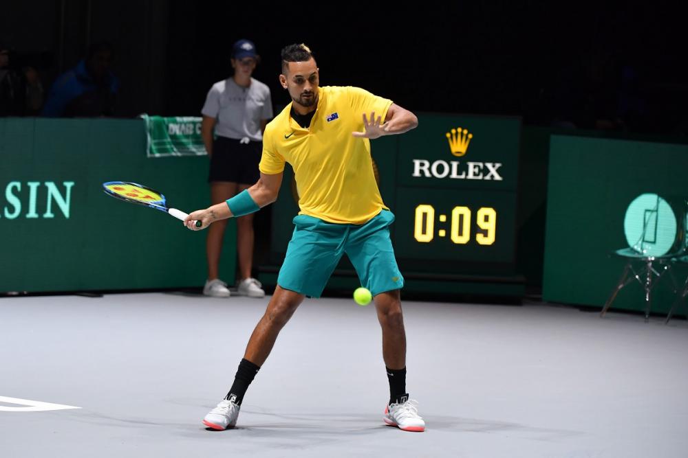 Kyrgios saluta il pubblico che non c’è ed imita Djokovic (VIDEO)