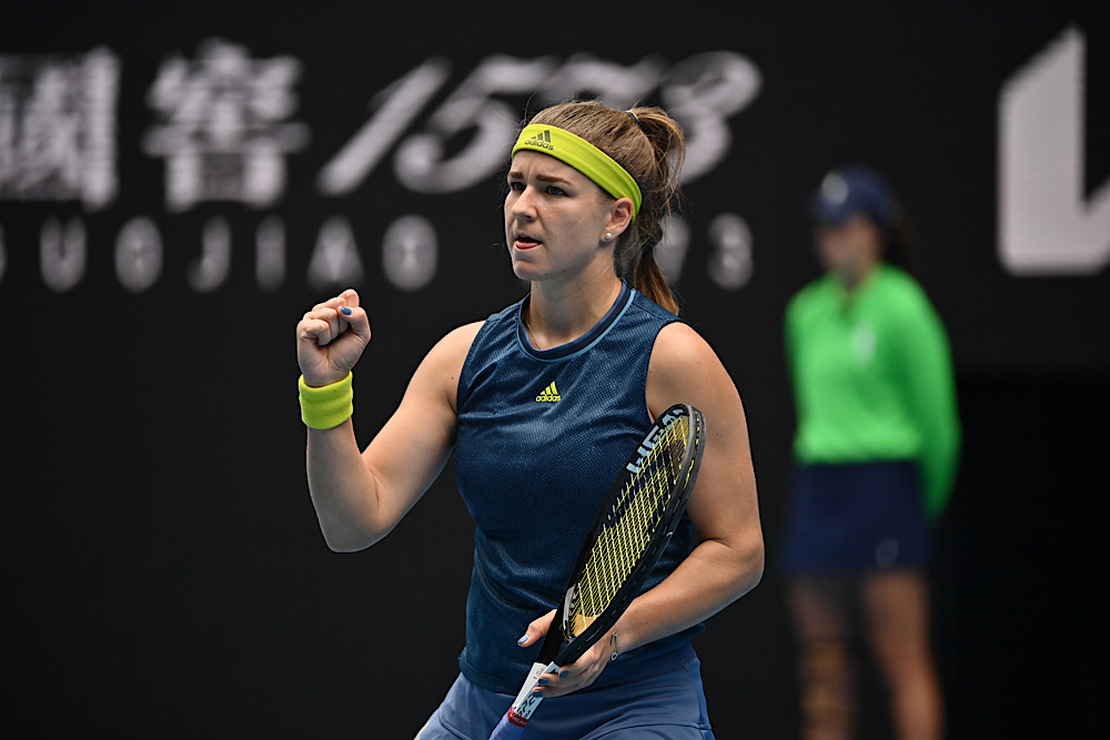 Australian Open: Muchova fa l’impresa tra le polemiche, Brady si prende il derby americano