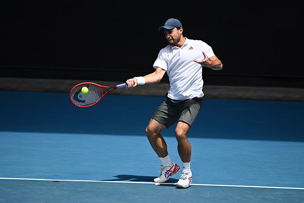 Australian Open: Karatsev fa fuori un malconcio Dimitrov, Naomi Osaka annienta Hsieh