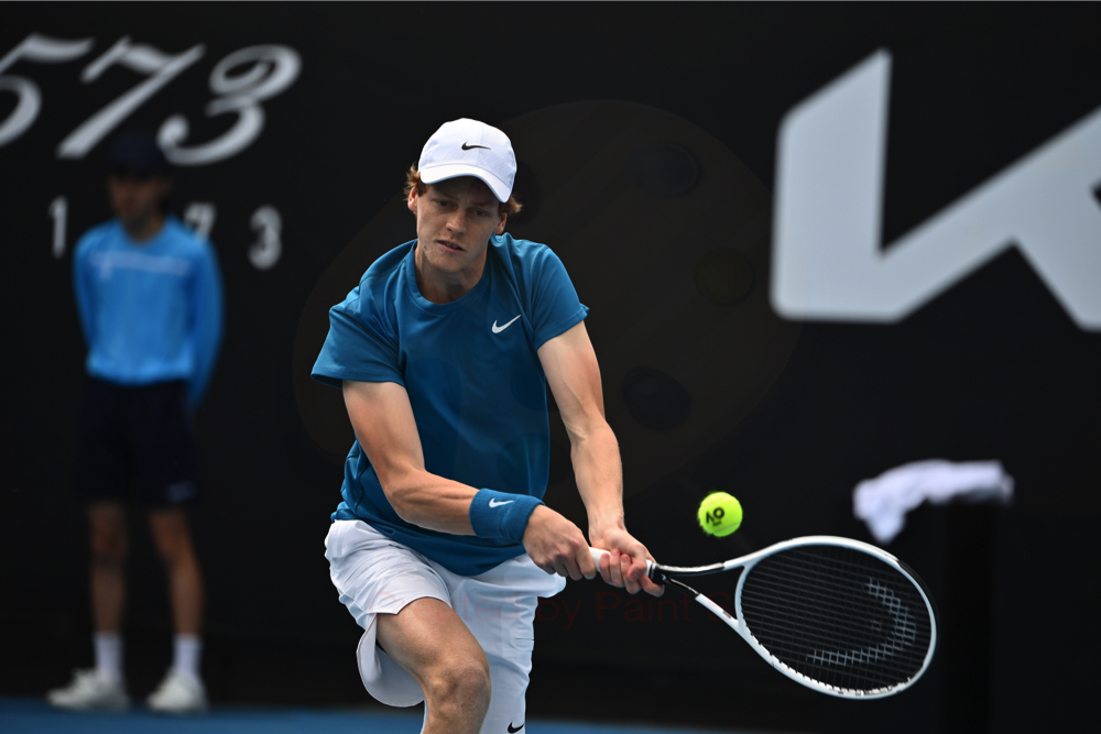 AusOpen, Jannik Sinner perde con onore: Shapovalov si assicura la battaglia al quinto
