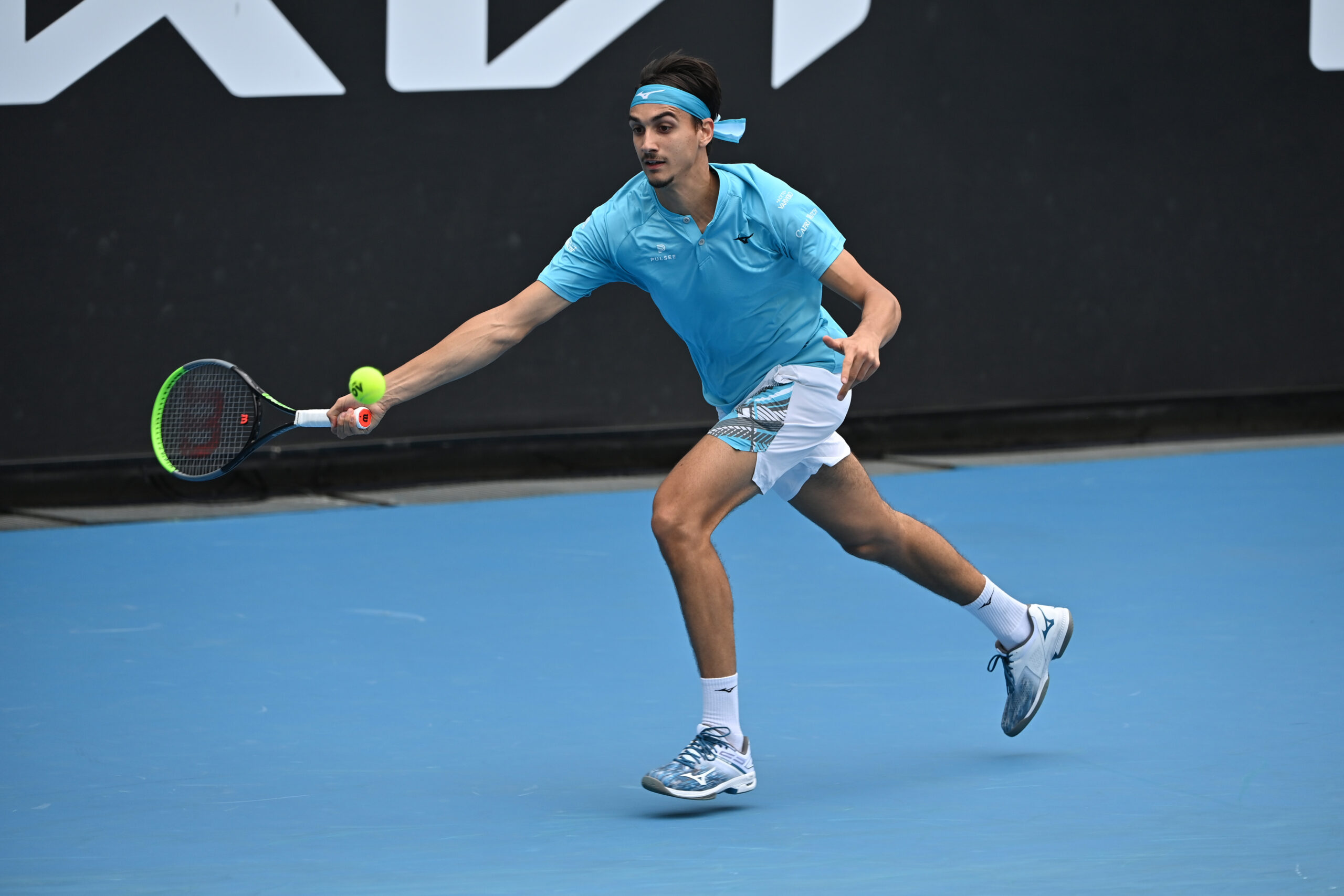 ATP Montpellier, Sonego procede spedito contro Korda
