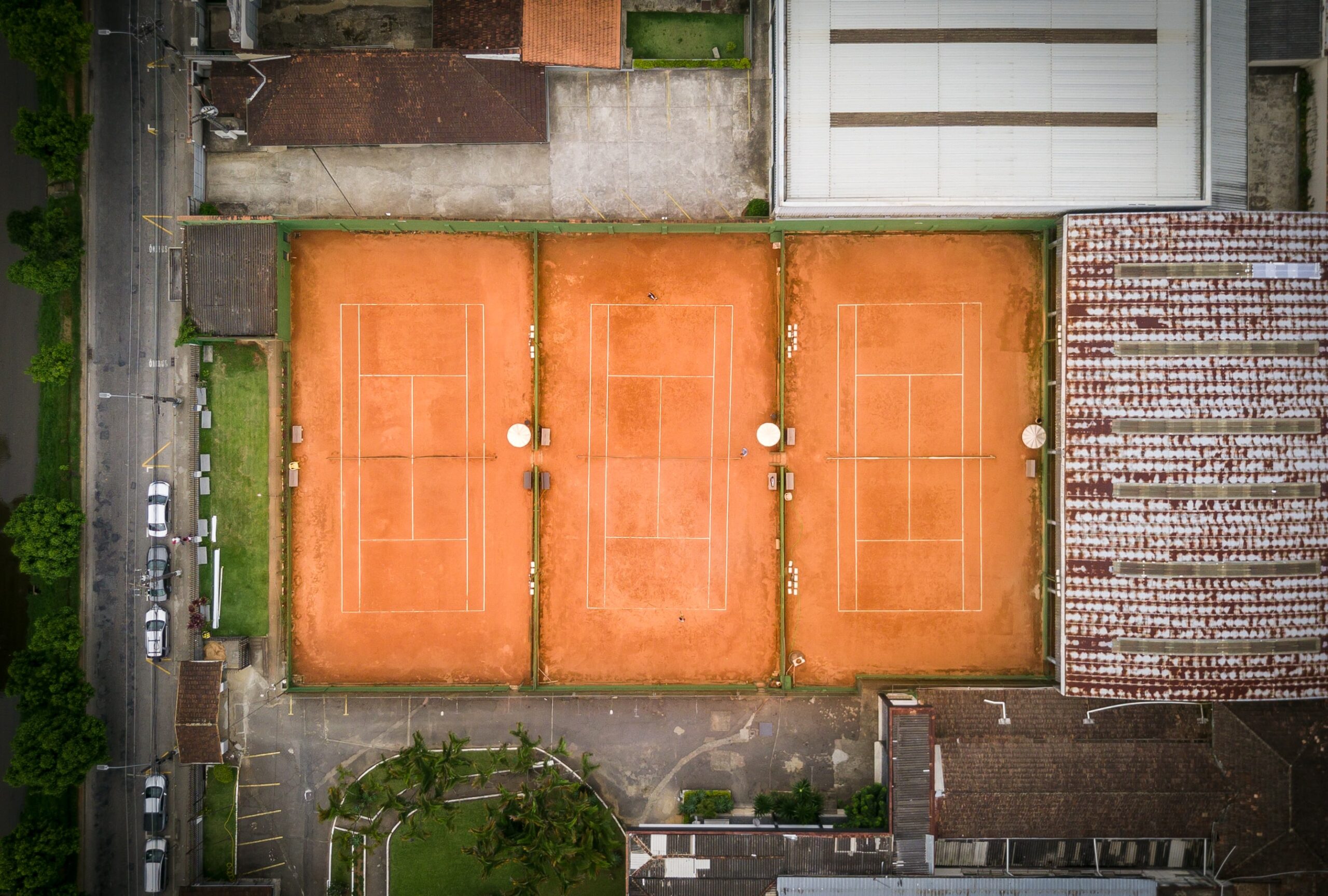 Dal 6 marzo il tennis spera di ripartire. Probabile il via libera all’attività al chiuso anche per i non agonisti