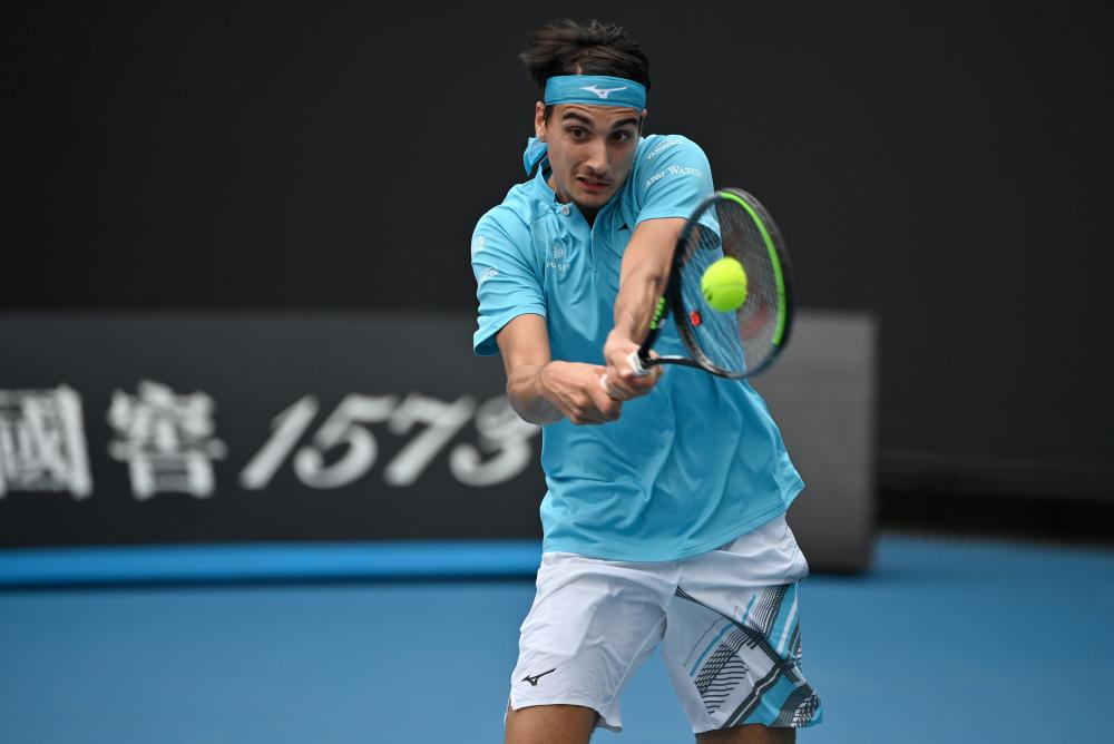 Atp Dubai: Sonego cede in rimonta, passa Karatsev