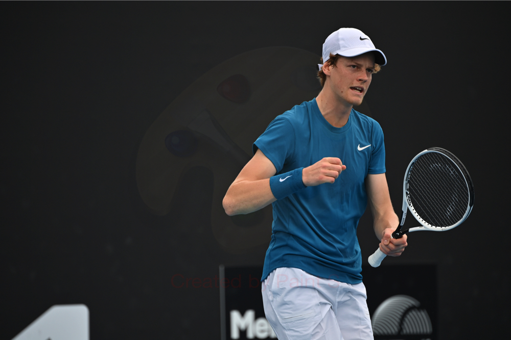 Miami Open, ritarda di oltre mezz’ora la partita tra Sinner e Ruusuvuori: hawkeye live non funziona, ci sono i giudici di linea