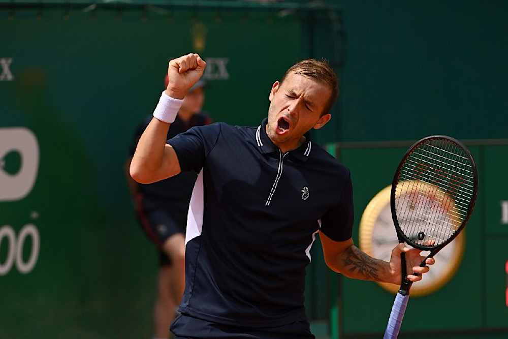 Montecarlo: un pessimo Djokovic eliminato agli ottavi, Evans passa in due set