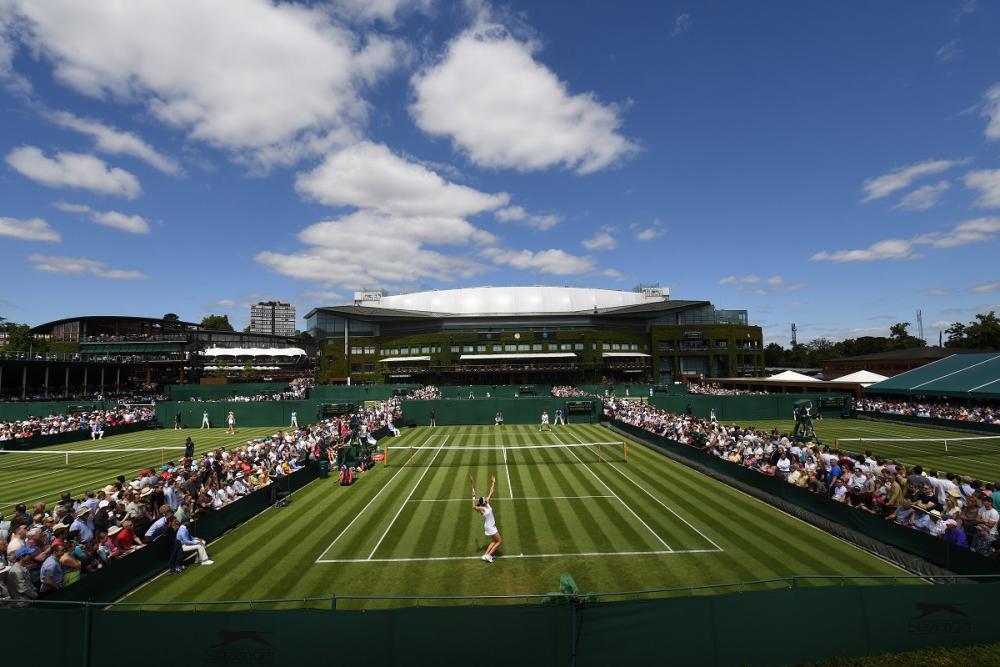 Rivoluzione Wimbledon: addio ‘Middle Sunday’ dal 2022. Sì al pubblico al 25%