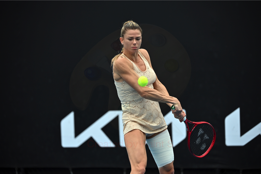 Camila Giorgi su Instagram: “Pensato di cambiare allenatore? Mai! Il mio idolo? Marcelo Rios”