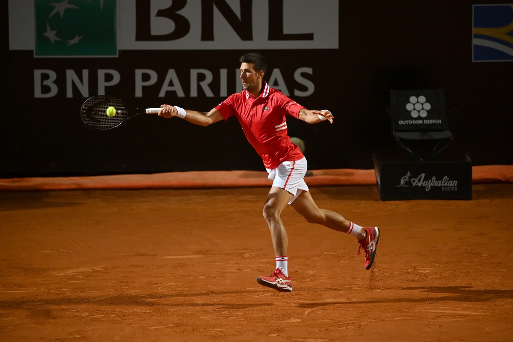 Novak Djokovic passeggia con Coria: è in semifinale a Belgrado