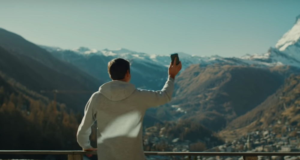 Federer ‘chiama’ De Niro per la campagna per il turismo in Svizzera (VIDEO)