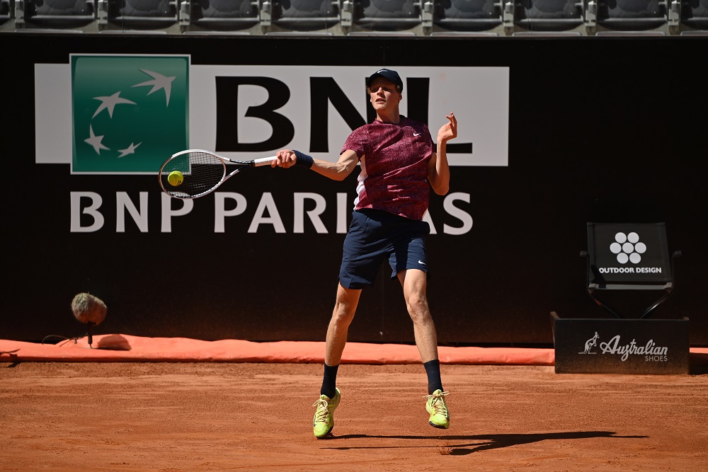 Niente impresa: Sinner combatte, ma deve cedere. Nadal passa 7-5 6-4