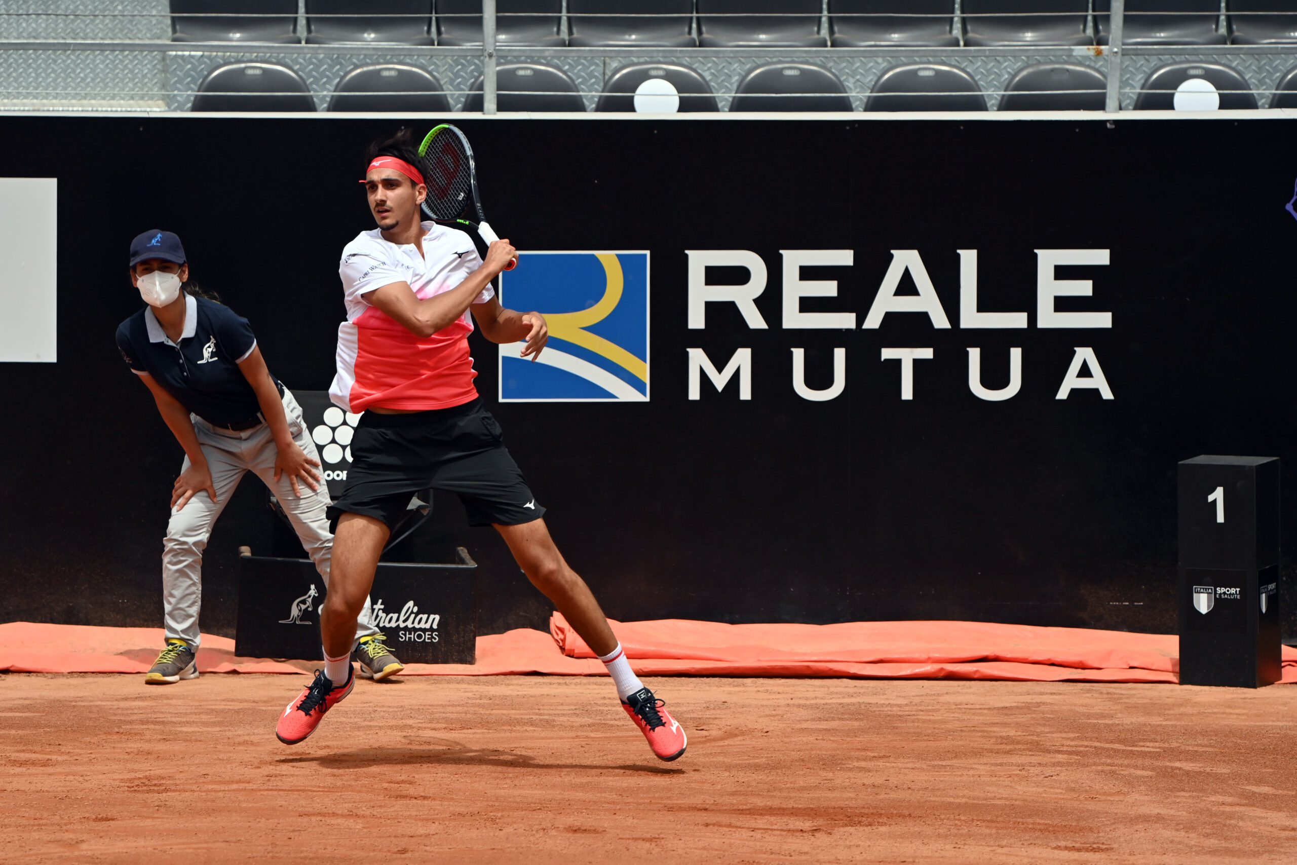 La stretta di mano tra Sonego e Monfils: “Gael ha pensato recitassi, ma non ci sono problemi” (VIDEO)