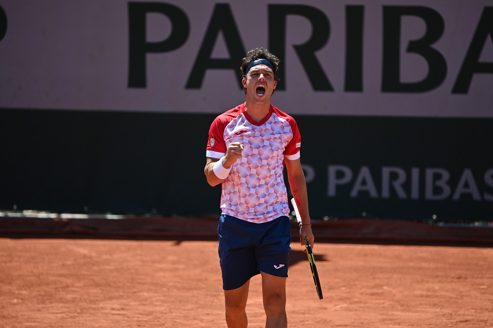Super Cecchinato! De Minaur cede in 4 set, sono 5 gli azzurri al terzo turno
