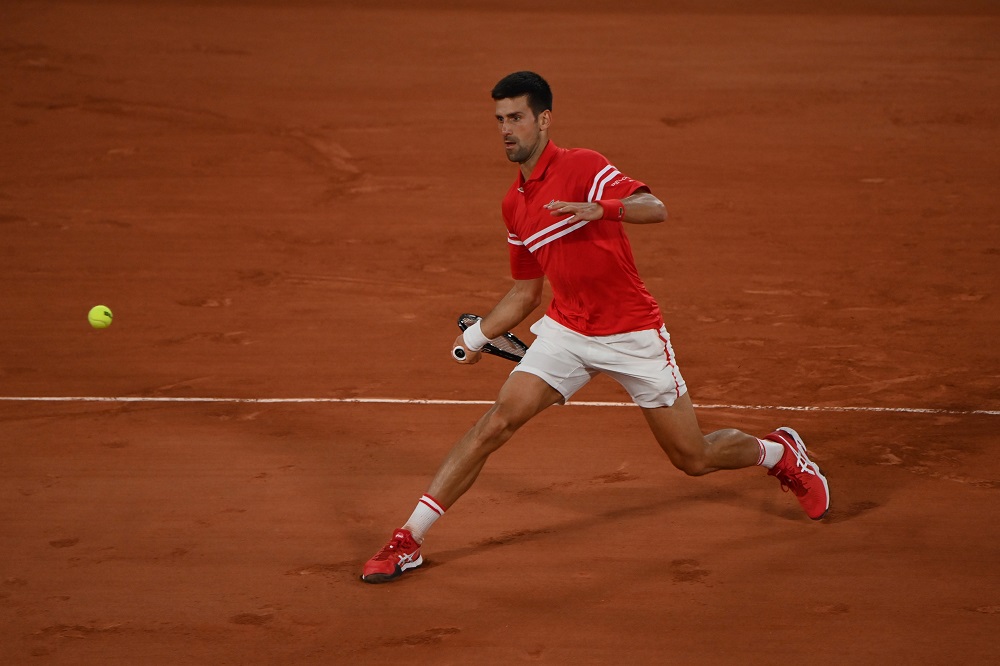 Federer perde un set ma batte Cilic, Djokovic sul velluto