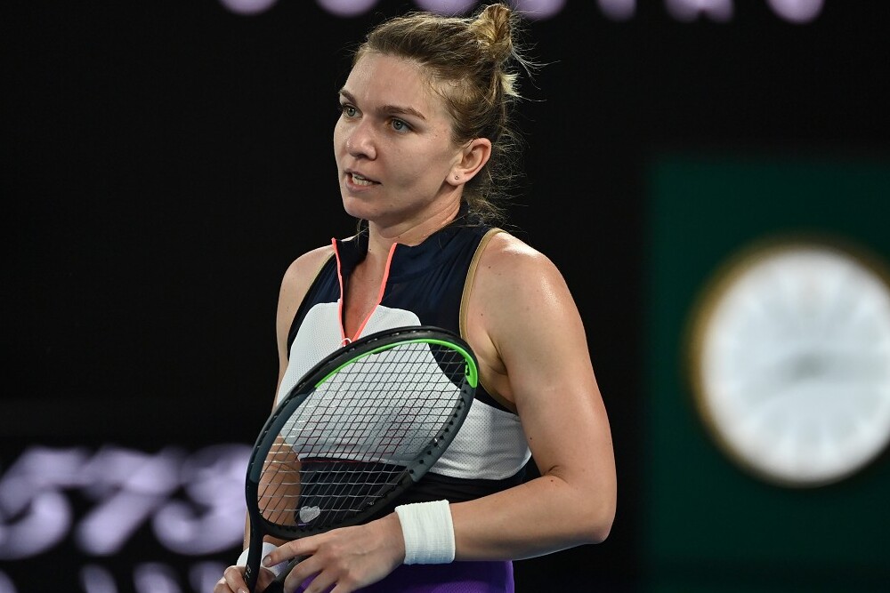 Simona Halep si ritira da Wimbledon per il problema al polpaccio: “Sono triste e arrabbiata”