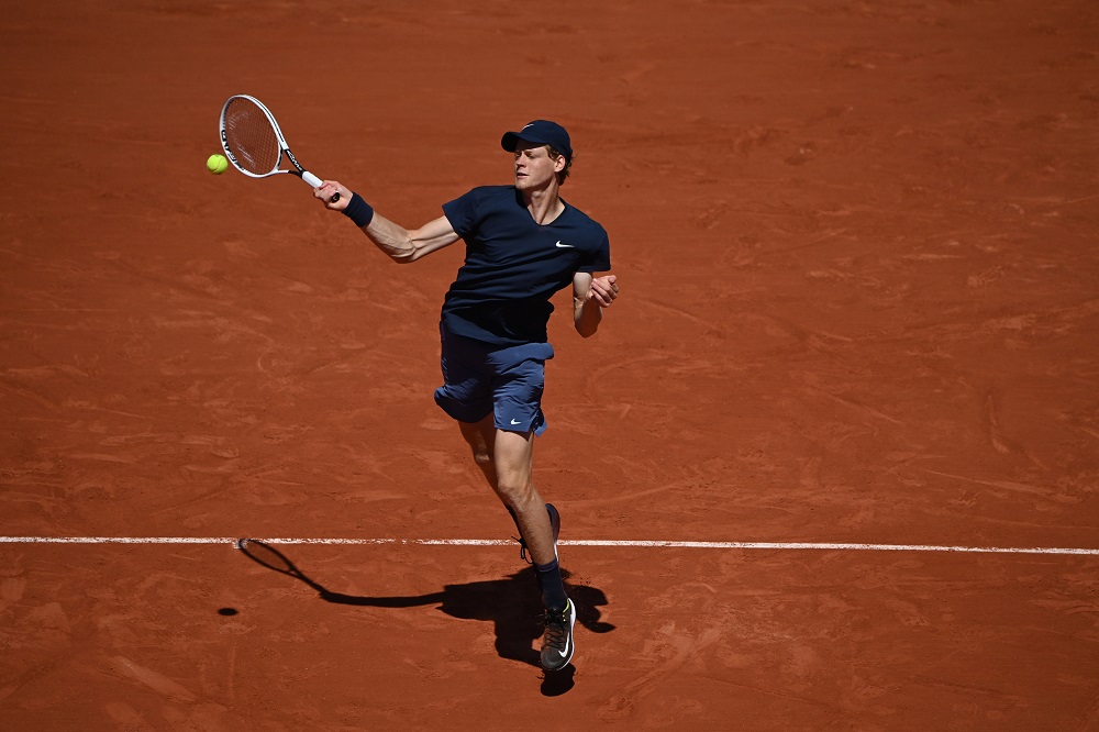 Niente colpo di stato per Sinner, Nadal passa in tre set