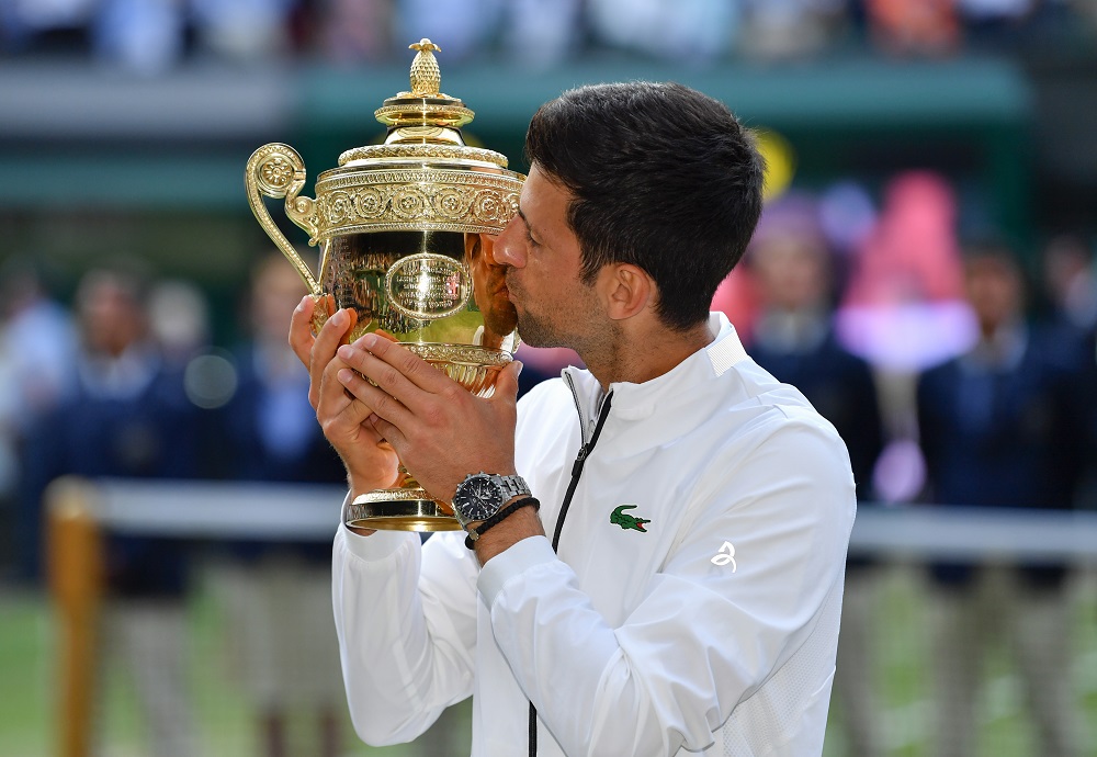 John Newcombe: “In caso di successo a Wimbledon, Djokovic sarebbe il migliore di sempre”