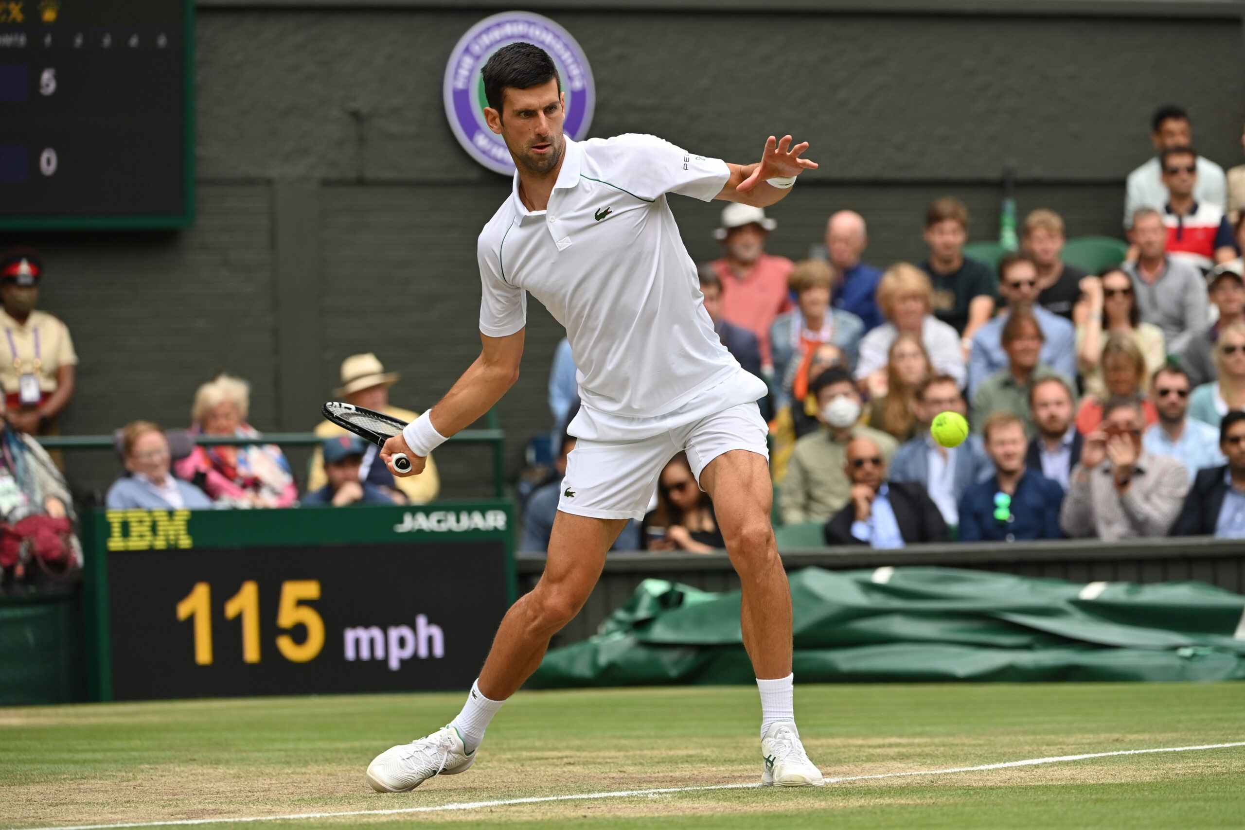 Wimbledon, tutto come da pronostico: Djokovic raggiunge Berrettini in finale