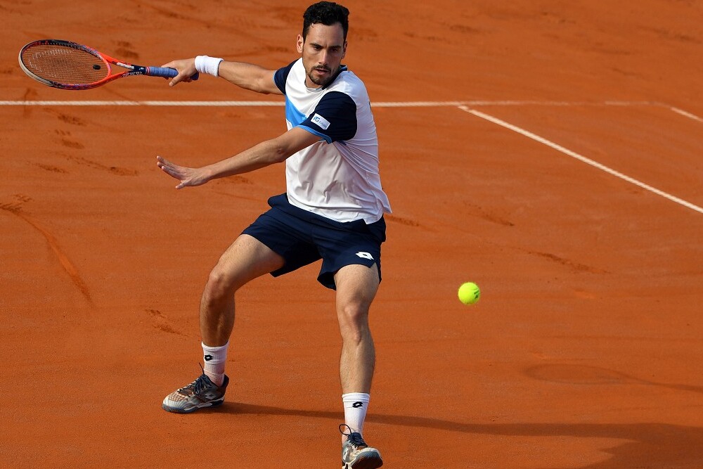 Atp Kitzbuhel, Mager lotta ma si ferma nei quarti di finale