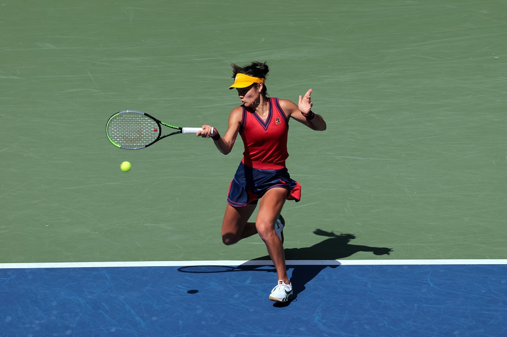 US Open, Emma Raducanu porta a casa la coppa: Fernandez s’inchina in due set