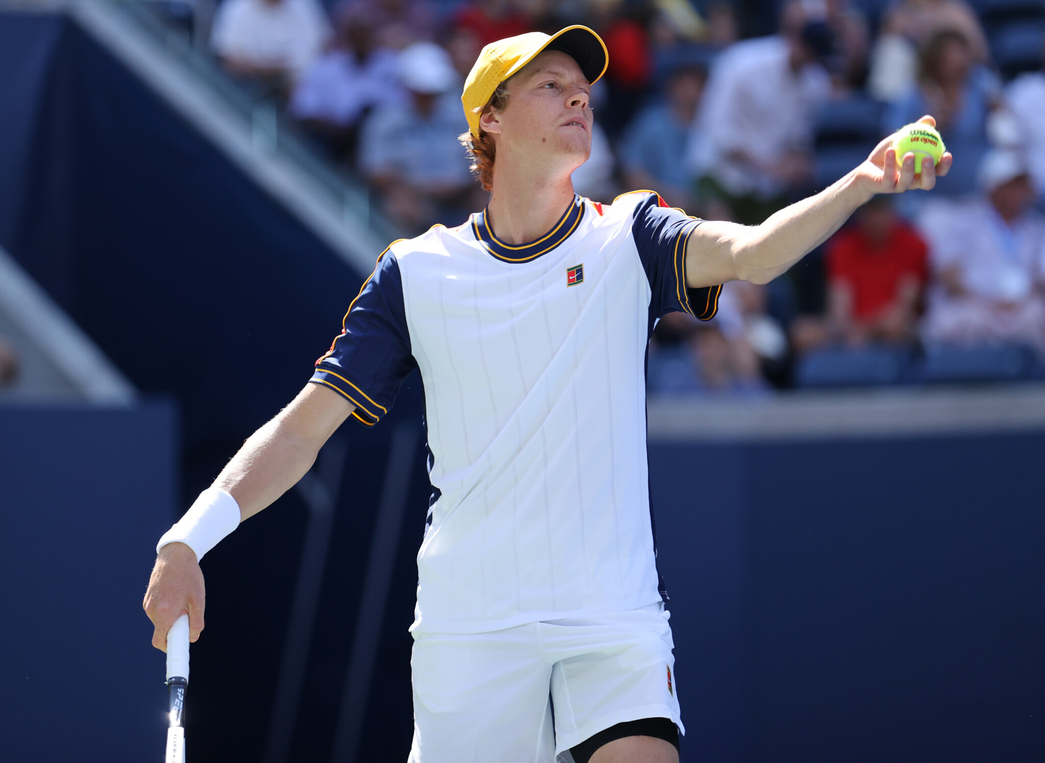 Us Open: Sinner spreca, vince con il brivido e vola agli ottavi