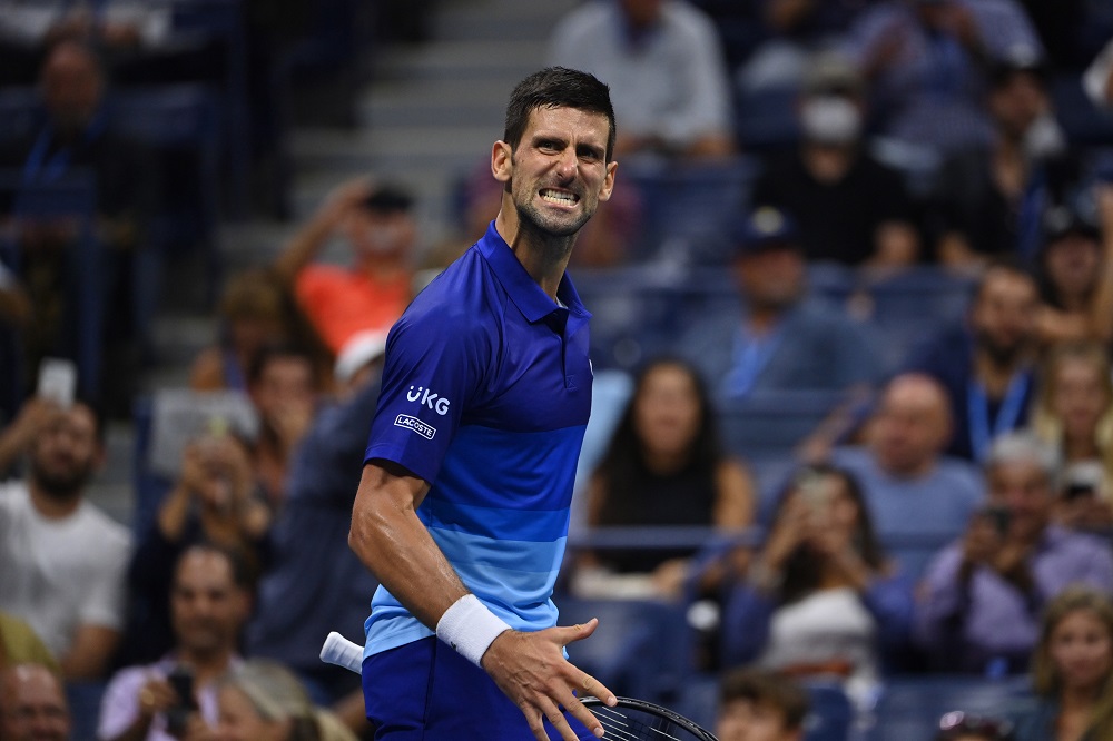 Masters 1000 Parigi-Bercy, masterclass Djokovic: Medvedev sconfitto e sesto titolo conquistato