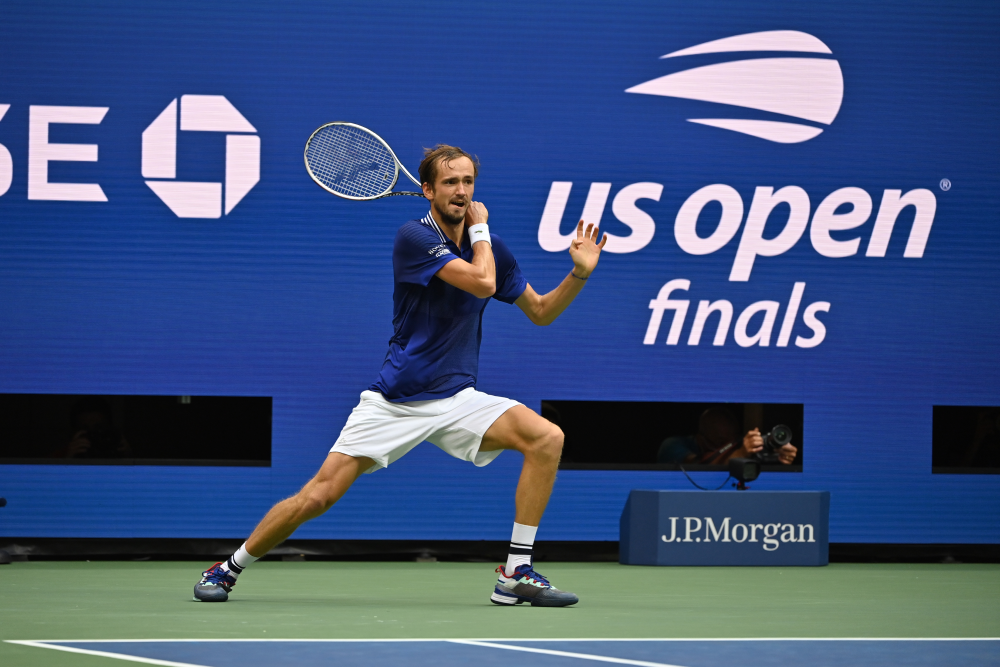 Masters 1000 Parigi-Bercy, sarà ancora Medvedev-Djokovic: Zverev sconfitto in due set