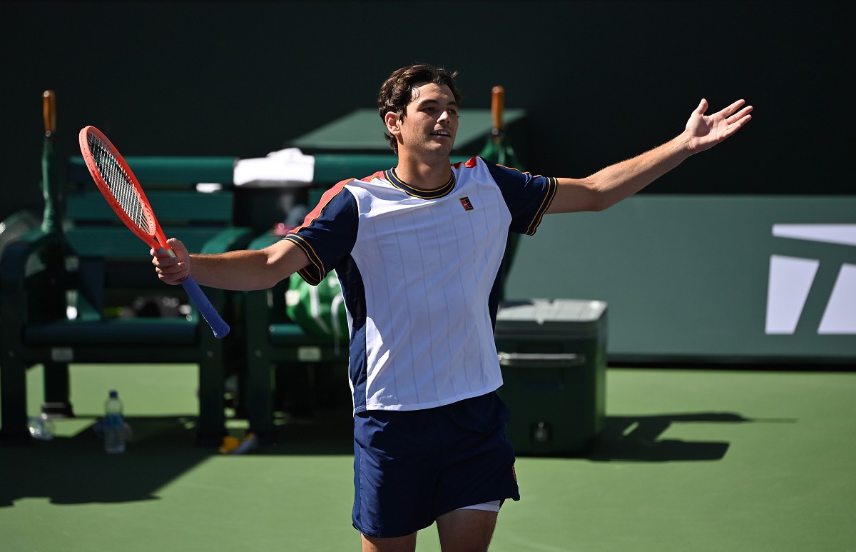 Ricco, bello e fatale, l’amico (Taylor) Fritz resta un perdente