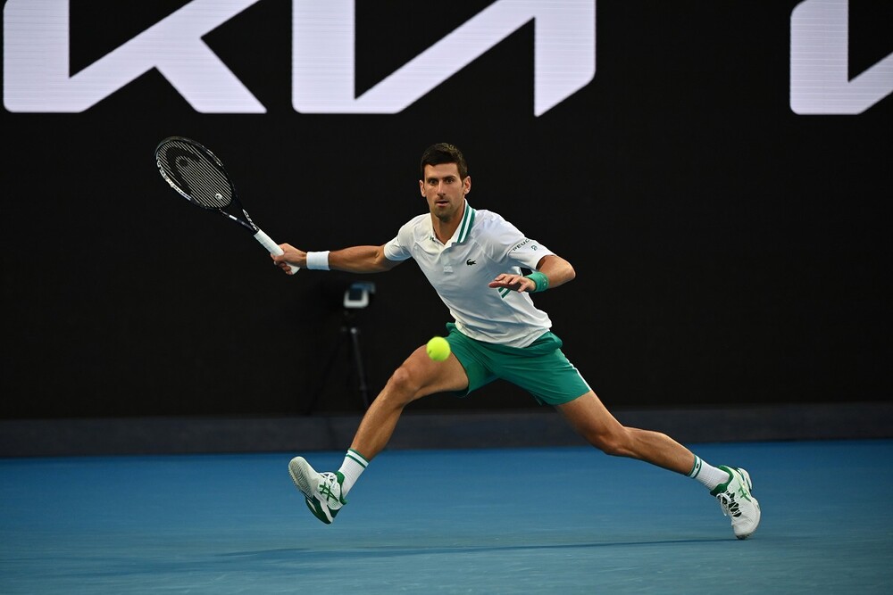 Australian Open, revocato il visto di Novak Djokovic. Il numero 1 del mondo invitato a lasciare l’Australia