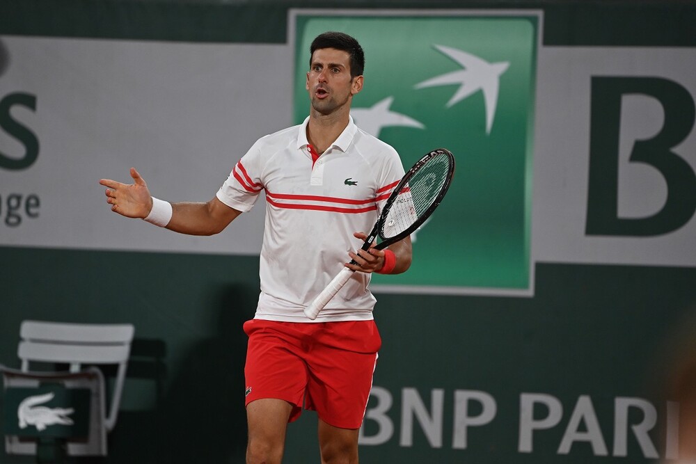 Roland Garros, cambiano le regole: obbligo vaccinale per gli atleti. Djokovic ancora a rischio