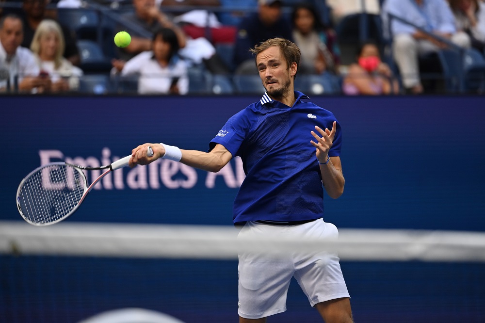 ATP Cup, Medvedev si impone in tre set: Berrettini si arrende, è 1-1