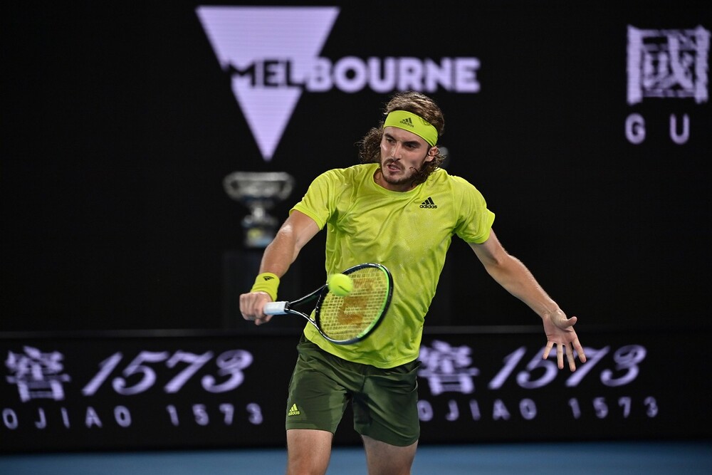 Stefanos Tsitsipas si scaglia contro Djokovic: “C’è chi ha seguito le regole e chi fa passare gli altri per stupidi”