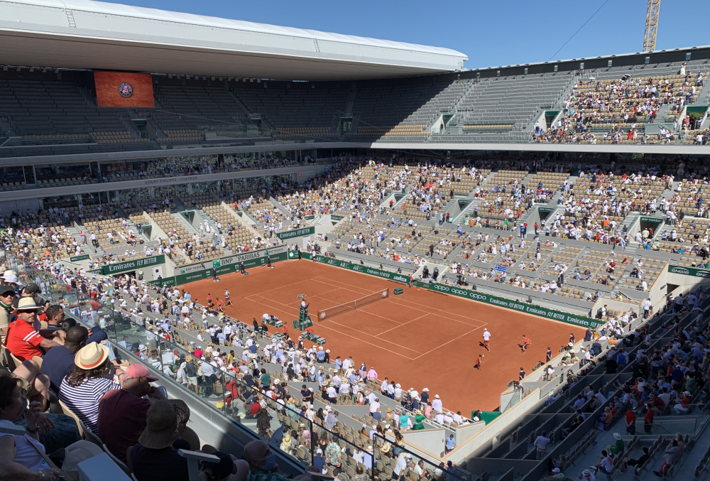 Roland Garros 2022, presentato il poster ufficiale della giovane artista francese Louise Sartor