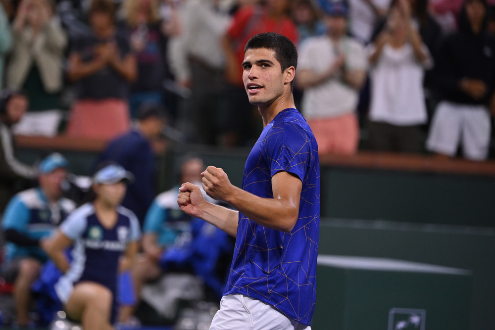 Miami Open, i risultati del day 5: Tsitsipas si salva, Alcaraz domina Fucsovics. Bene anche Collins e Jabeur