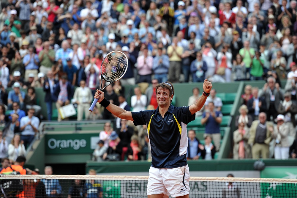Tommy Robredo annuncia il ritiro: giocherà a Barcellona il suo ultimo incontro