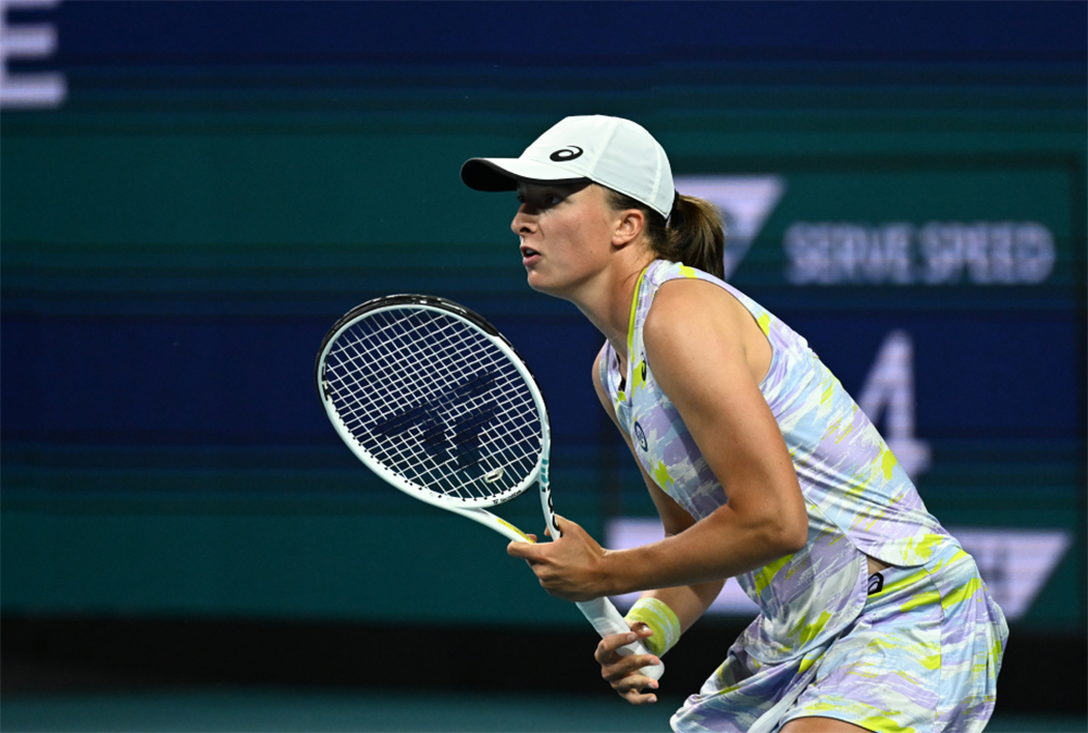 WTA 1000 Madrid, Swiatek out per un problema alla spalla