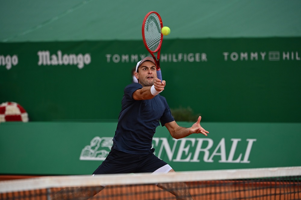 Masters 1000 Madrid, Karatsev polemico: il russo in allenamento con la maglia di Wimbledon